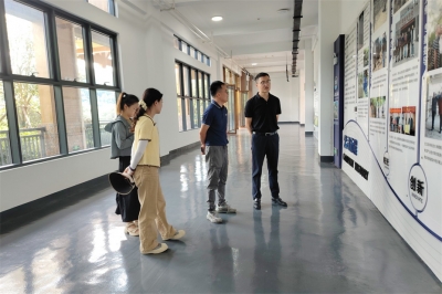 烏當區(qū)新堡鄉(xiāng)領(lǐng)導及文旅項目客商一行蒞臨天朝上品葡萄酒莊考察洽談